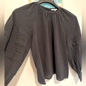 Levi’s puffy sleeve blouse